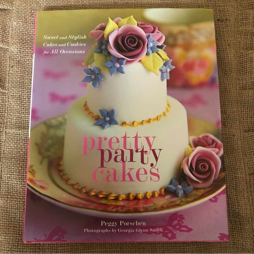 “Pretty Party Cakes” book by Peggy Porsche 🎂